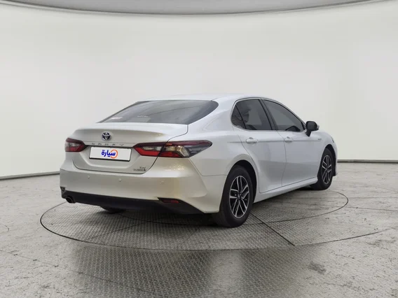 تويوتا كامري LE HEV 2023 