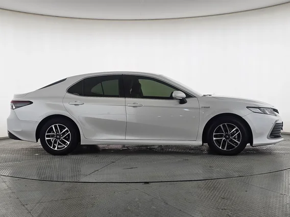 تويوتا كامري LE HEV 2023 