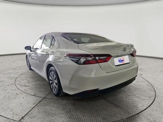 تويوتا كامري LE 2023 
