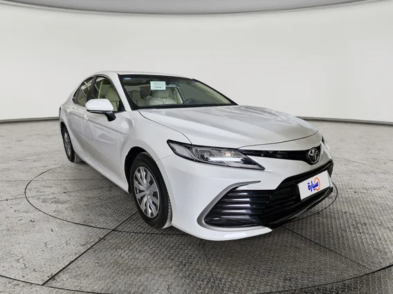 تويوتا كامري LE 2023 