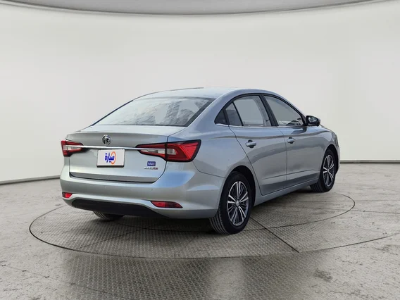 ام جي 5 LUX 2023 