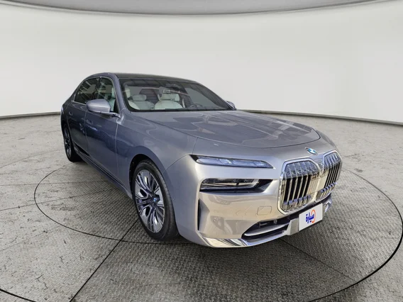 BMW 7 Series 735i 2024 