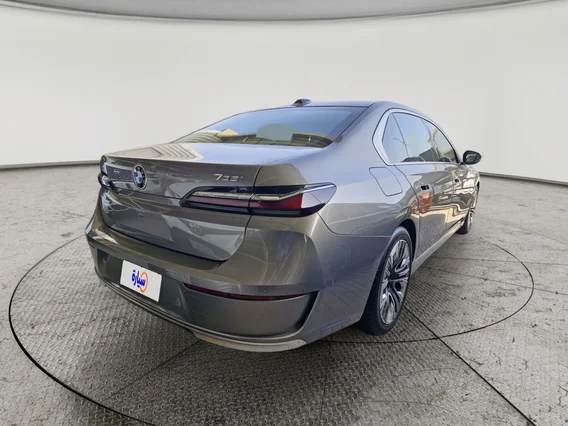 BMW 7 Series 735i 2024 