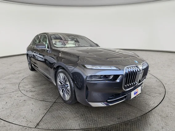 BMW 7 Series 735i 2024 