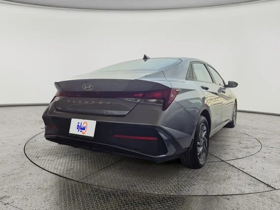 Hyundai Elantra Smart 2024 