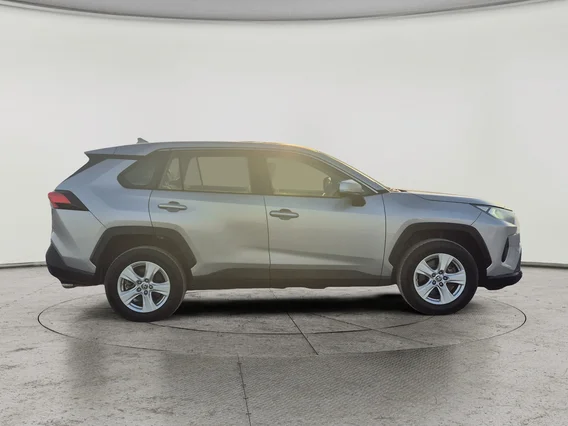 Toyota RAV4 LE 2021 