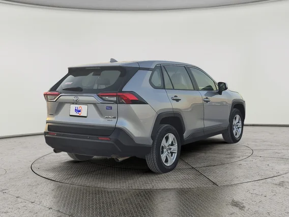 Toyota RAV4 LE 2021 