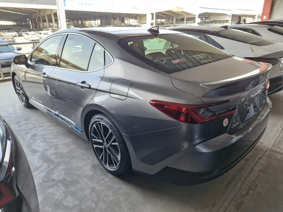 Toyota Camry  LUMIERE HEV 2025 