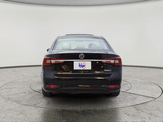 ام جي 5 LUX 2023 