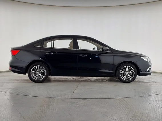 ام جي 5 LUX 2023 