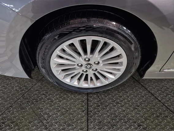 تويوتا كامري LE 2025 