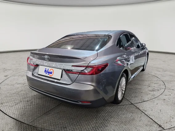 تويوتا كامري LE 2025 