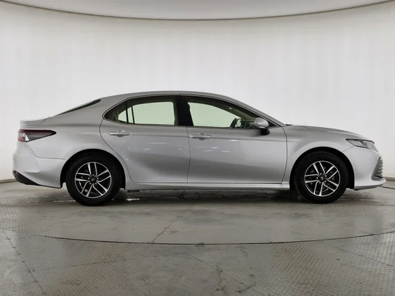 Toyota Camry  LE HEV 2021 