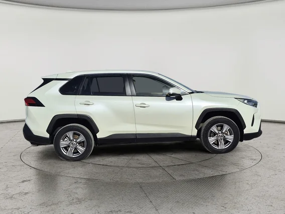 تويوتا راف فور LE 2022 