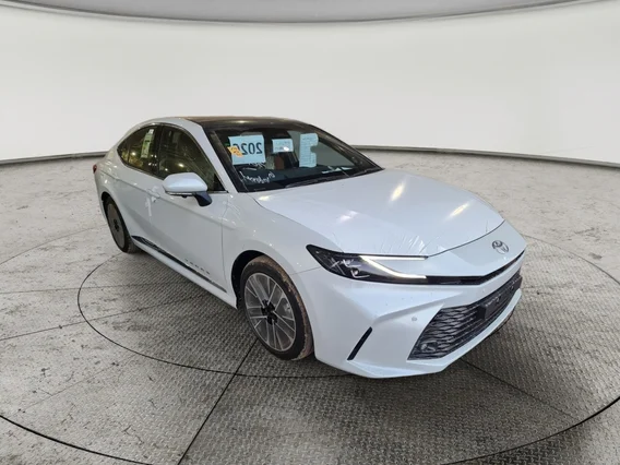 تويوتا كامري LUMIERE HEV 2026 