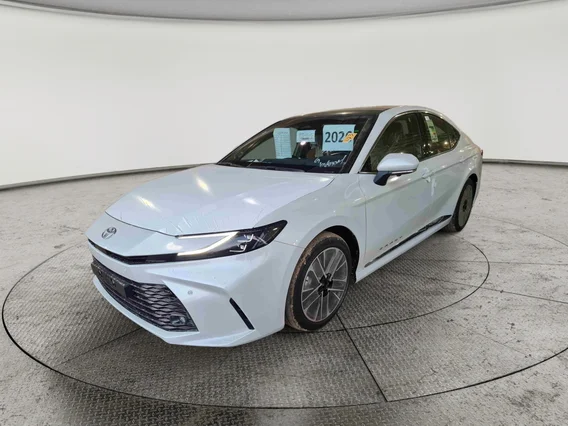 تويوتا كامري LUMIERE HEV 2026 