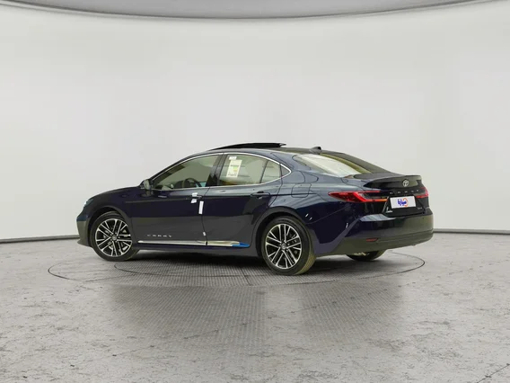 Toyota Camry  LUMIERE HEV 2026 