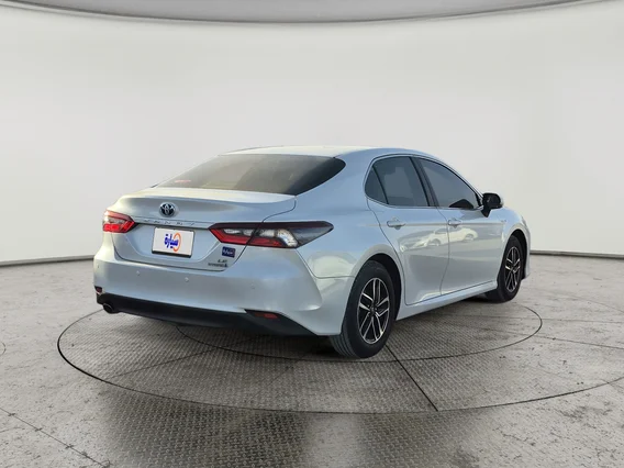 تويوتا كامري LE HEV 2022 