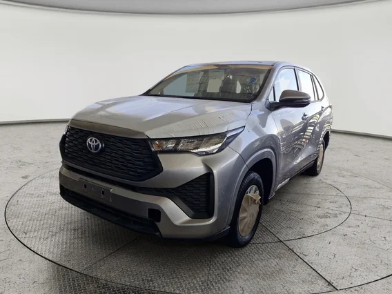 تويوتا اينوفا GL 2025 