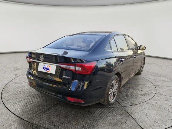 ام جي 5 LUX 2023 