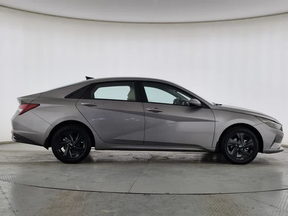 Hyundai Elantra Smart 2023 