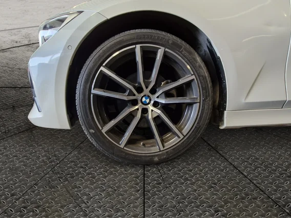 BMW 3 Series 320i  2021 