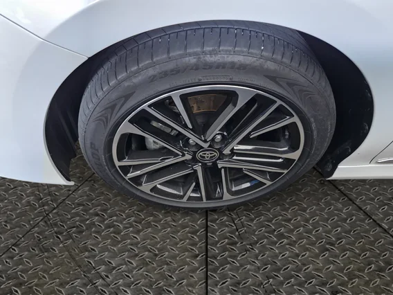 Toyota Camry  LE HEV 2025 