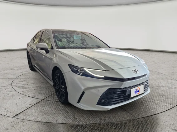 Toyota Camry  LE HEV 2025 