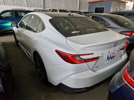 Toyota Camry  LE HEV 2025 