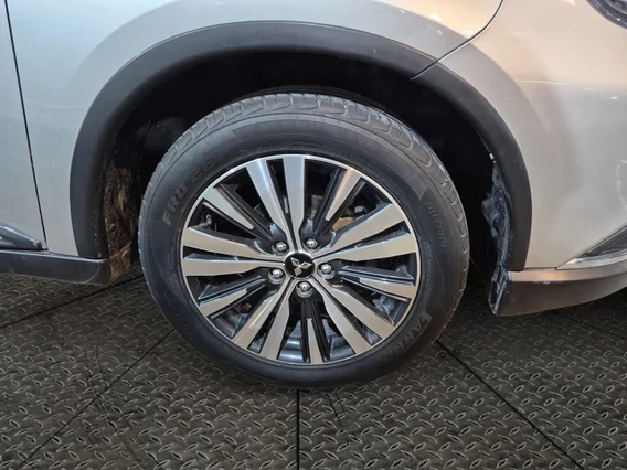 ميتسوبيشي اوتلاندر CLS 2020 