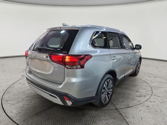 ميتسوبيشي اوتلاندر CLS 2020 