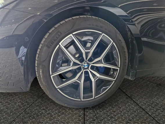 بي ام دبليو الفئة الخامسة 520i 2024 