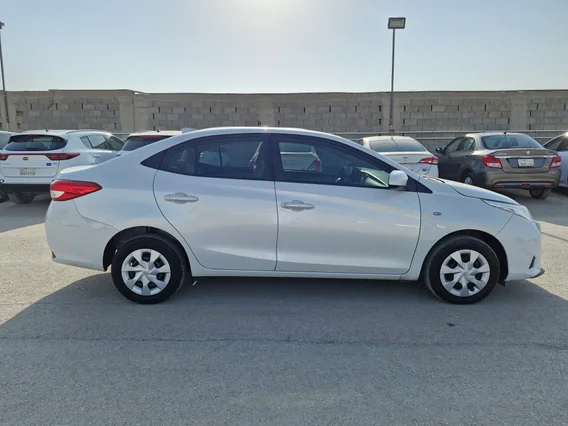 Toyota Yaris  Y FLT 2022 