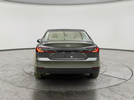 تويوتا كامري E HEV 2026 