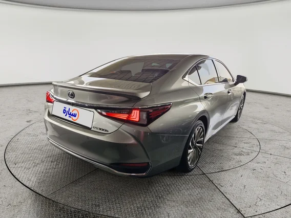 Lexus ES 300 BH Hybrid Plus 2025 