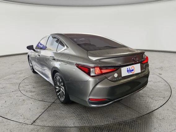 Lexus ES 300 BH Hybrid Plus 2025 