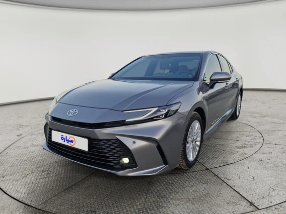تويوتا كامري LE 2025 