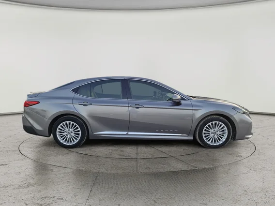 تويوتا كامري LE 2025 