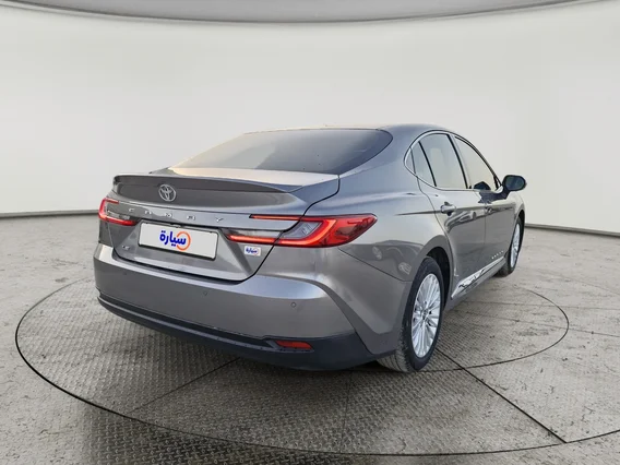 تويوتا كامري LE 2025 