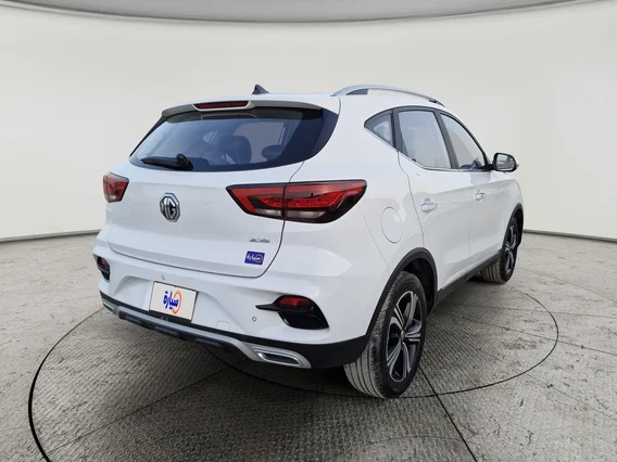 MG ZS LUX 2023 