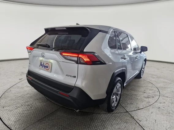 Toyota RAV4 LE 2025 