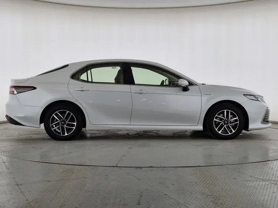 Toyota Camry  LE HEV 2024 