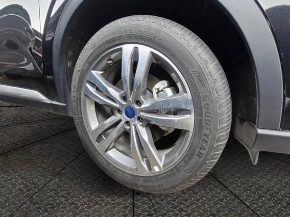 فورد تريتوري تيتانيوم 2025 