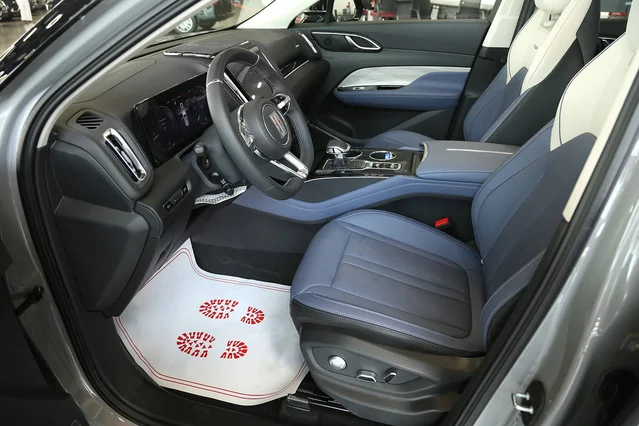 Hongqi HS3 Flagship 2025 دبل