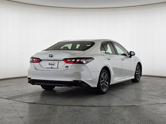 تويوتا كامري LE HEV 2022 