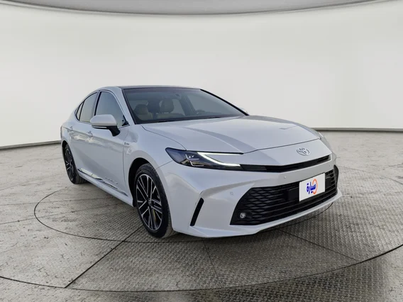 Toyota Camry  LE HEV 2025 