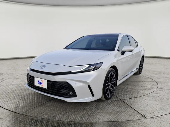 Toyota Camry  LE HEV 2025 