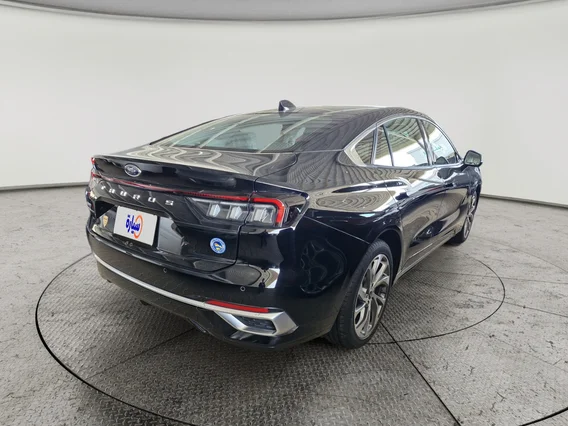 Ford Taurus Titanium 2023 