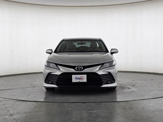 Toyota Camry  GLE 2022 