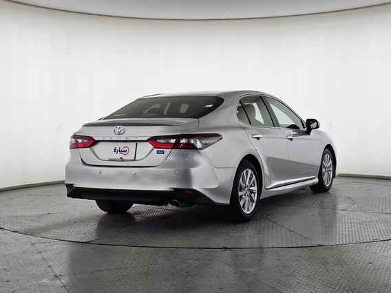 Toyota Camry  GLE 2022 